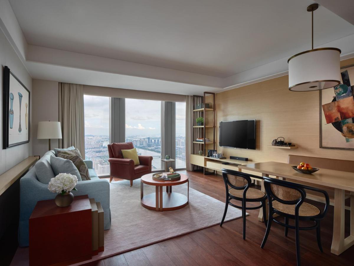 Rosewood Guangzhou, Enjoy Free Shuttle Bus Service Between The Hotel And The Canton Fair Complex During The Canton Fair Ngoại thất bức ảnh